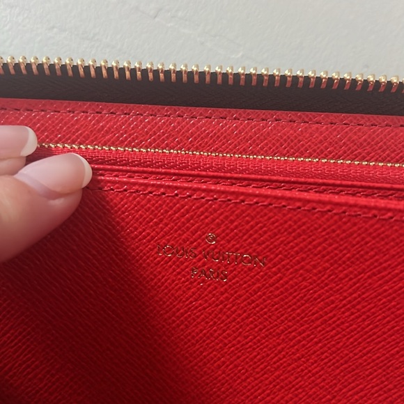 Louis Vuitton Monogram Zippy Wallet. Poppy interior - Picture 5 of 6